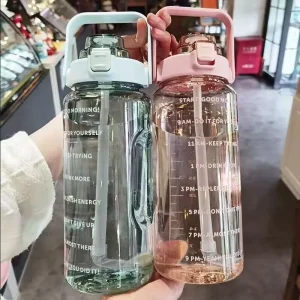 Bouteille d'Eau en Plastique avec Paille de 2 Litres, Grande Bouteille de Voyage Portable, Gobelet de dehors, Fitness, Grande Valeur, Grosse Tasse Universelle pour Adulte