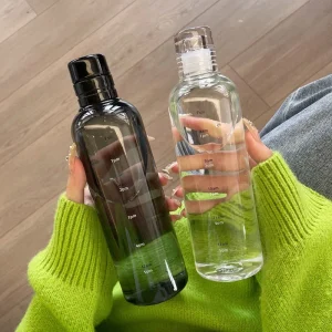 Nouvelle tasse d'eau Sport bouteille d'eau avec échelle de temps Couple en plastique Portable conteneur d'eau Anti-chute bouteille d'eau extérieure